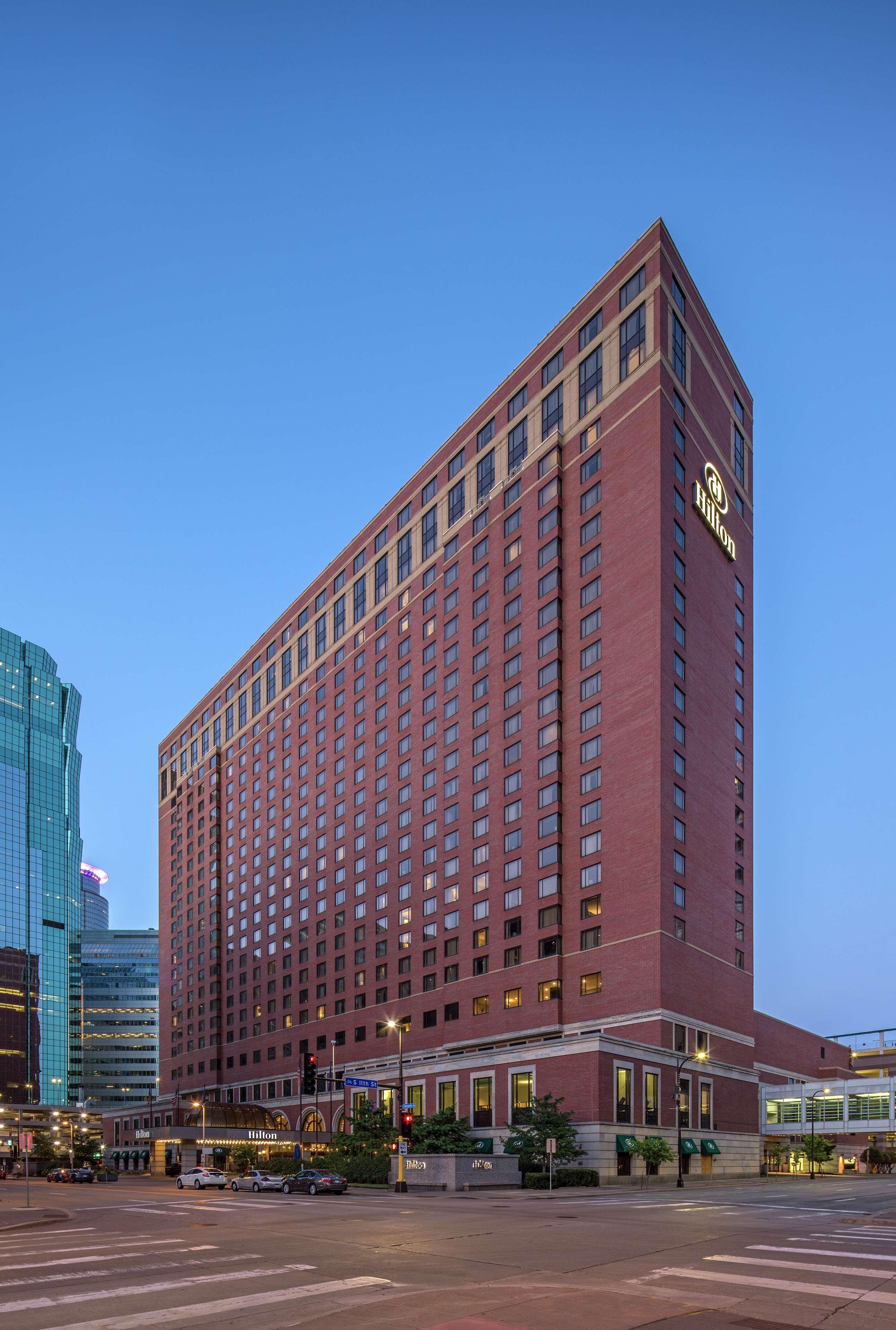 Hilton Minneapolis Exterior foto