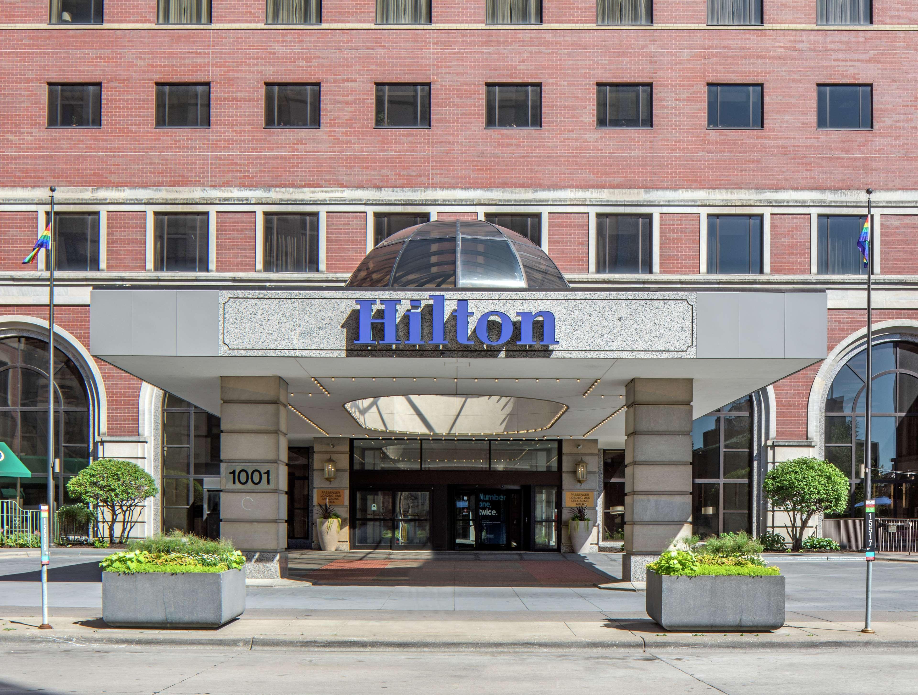 Hilton Minneapolis Exterior foto